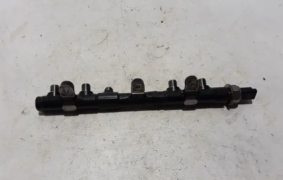 Renault Master III Fuel main line pipe 175217543R
