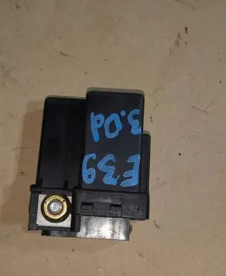 BMW 5 E39 Glow plug pre-heat relay 2246919 72RB510