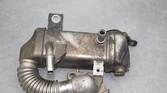 Nissan Qashqai EGR valve cooler 147350264RA 147350264R