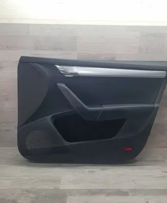Skoda Octavia Mk3 (5E) Front door card panel trim