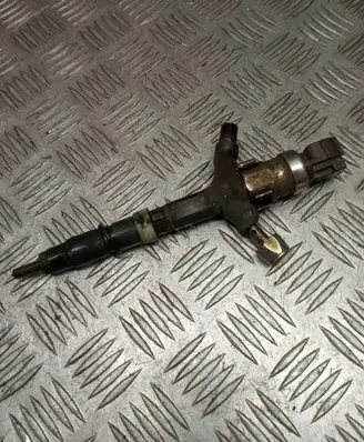 Toyota Corolla E120 E130 Fuel injector 2367027020
