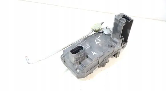 Opel Zafira B Rear door lock