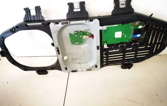 Antenna control unit