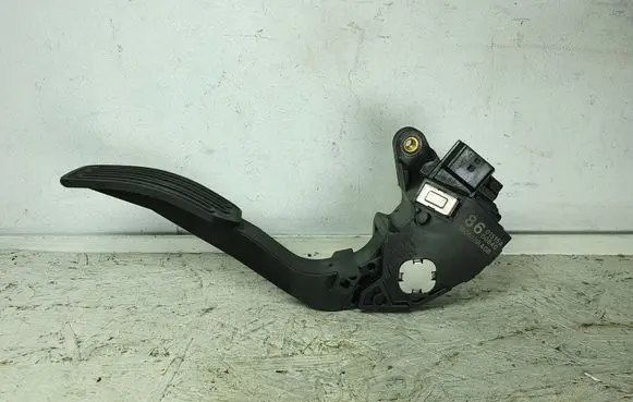 Nissan Pulsar Accelerator throttle pedal 180023RA0B 01515A00840