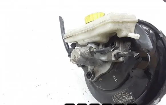 Skoda Superb B5 (3U) Master brake cylinder 8E0611301E