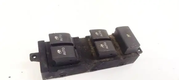 Skoda Octavia Mk2 (1Z) Electric window control switch