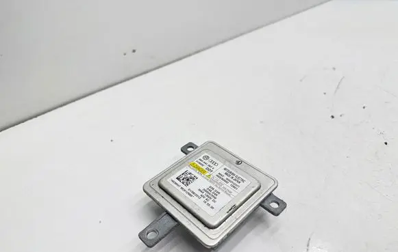Volkswagen Touareg II Headlight ballast module Xenon 8K0941597E 01350252 W003T22071