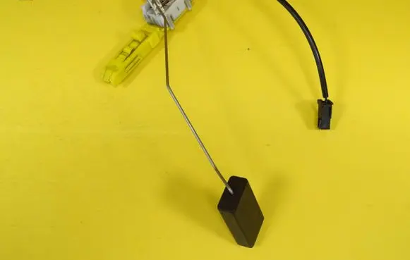 Audi A4 S4 B5 8D Fuel level sensor 8D0919673J