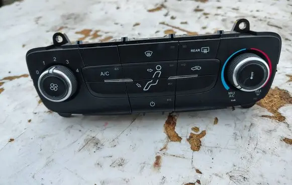 Ford Focus Climate control unit F1ET18549