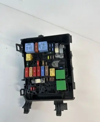 Peugeot 308 Fuse box set 9804681980