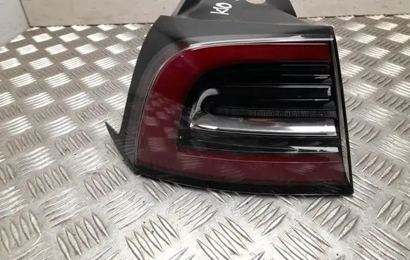 Tesla Model 3 Rear/tail lights 1077397