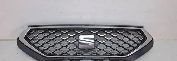 Seat Tarraco Front bumper upper radiator grill 5Fj853654B