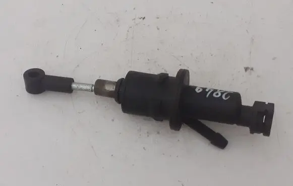 Clutch slave cylinder