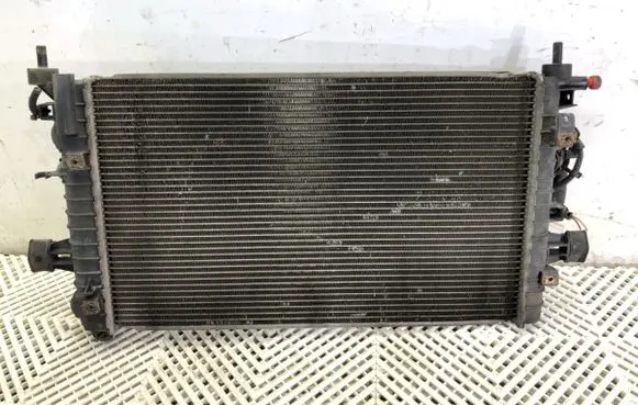 Opel Astra H Coolant radiator