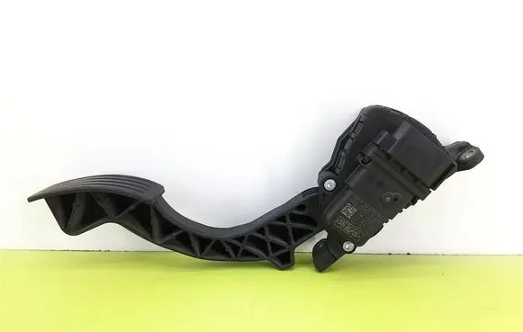 Ford Focus Accelerator throttle pedal 4M51-9F836-AJ