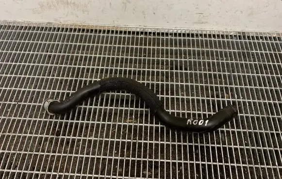 Mercedes-Benz C W204 Engine coolant pipe/hose A2045010982
