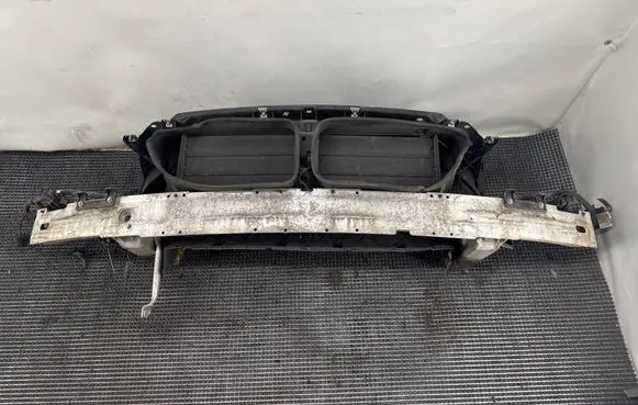 BMW 6 F12 F13 Radiator support slam panel 7267356 8050401
