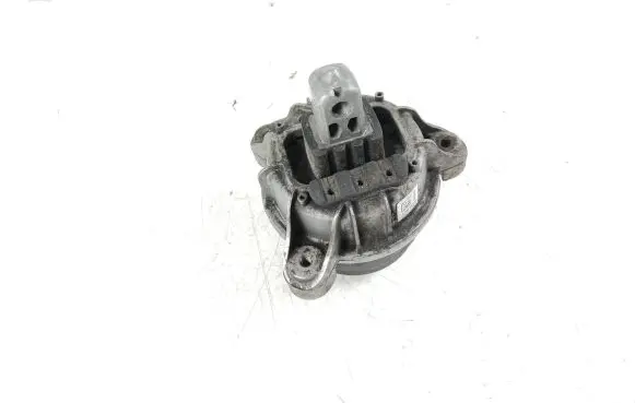 Engine mount bracket