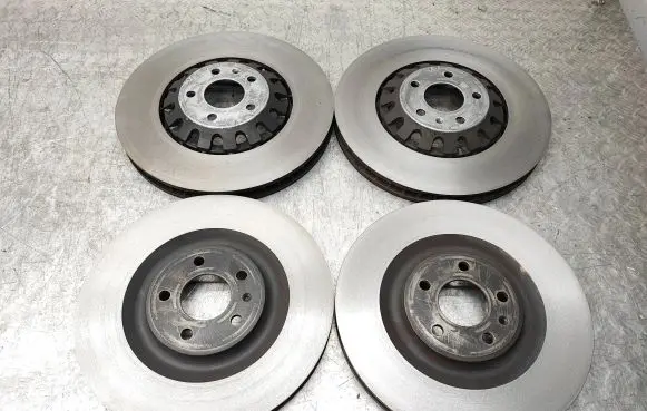 Volkswagen Touareg III Brake discs and calipers set 4M0615301AS 4M0615601P