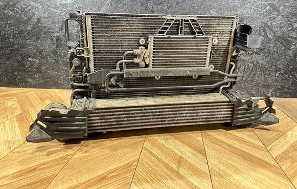 Mercedes-Benz CLS C219 Radiator set A2115003402 7015100