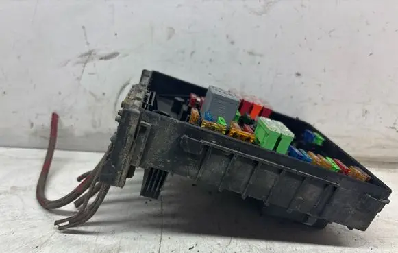 Skoda Octavia Mk2 (1Z) Fuse module 1K0937125A