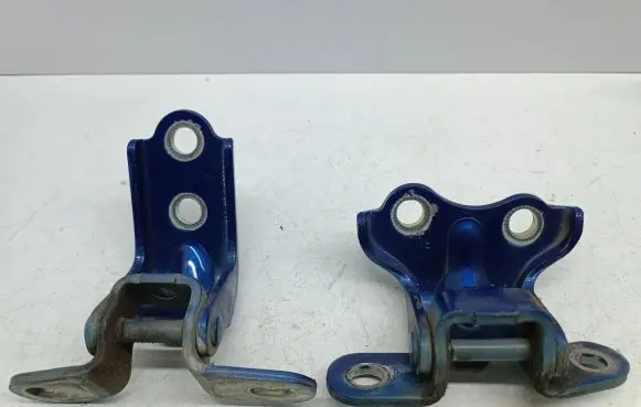 Rear door hinge set