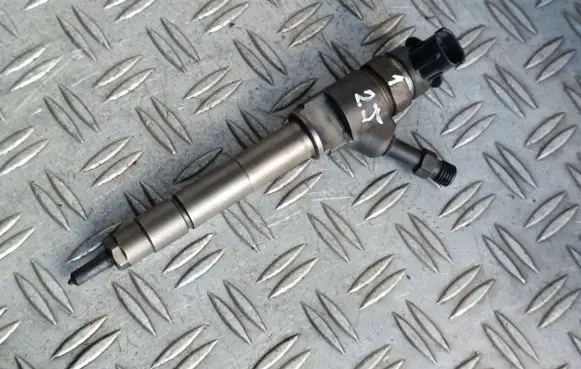 Ford Ranger Fuel injector 0445110250 122105AC