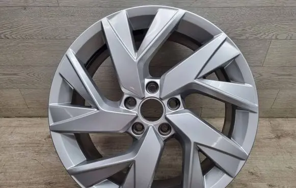 Volkswagen Tiguan R18 alloy rim 5NA601025AD
