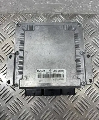 Volvo S40, V40 Engine control unit/module 0281011087