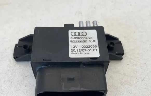 Audi A4 S4 B8 8K Fuel injection pump control unit/module 8K0906093D