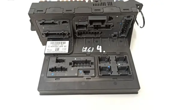 Mercedes-Benz E W211 Fuse module 2115457701