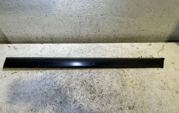 BMW 5 E28 Rear door trim (molding) 1371697