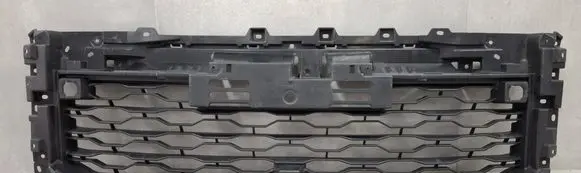 Mitsubishi L200 Front bumper lower grill 6402A515