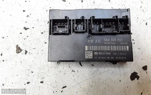 Volkswagen PASSAT CC Engine control unit/module 3aa959433