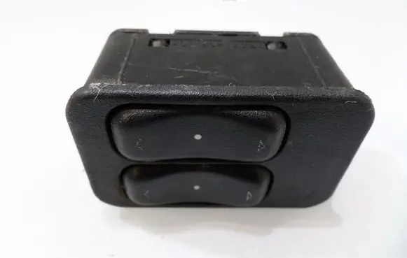 Opel Zafira A Electric window control switch 133632101 90561088