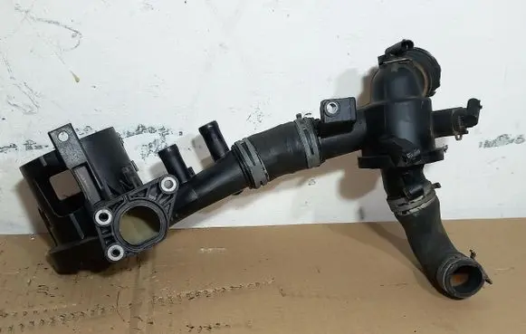 Mercedes-Benz E W212 Engine coolant pipe/hose 6512003700
