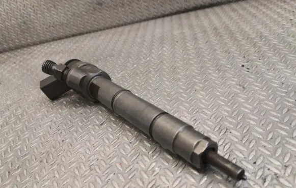 Mercedes-Benz A W169 Fuel injector 6400700787