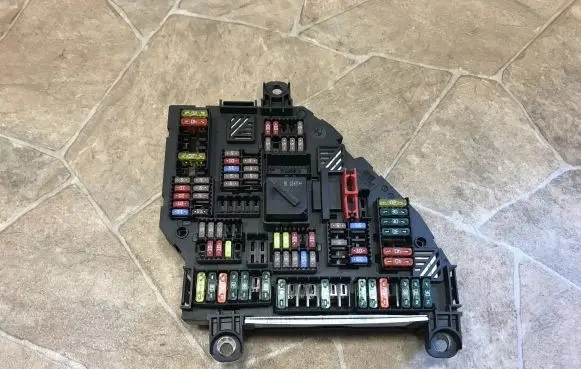 BMW 5 F10 F11 Fuse module 9264923