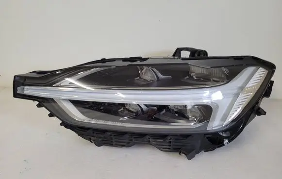 Volvo XC60 Headlight/headlamp 31108596