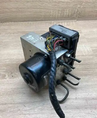 BMW 3 E46 ABS Pump 6751768 6751767