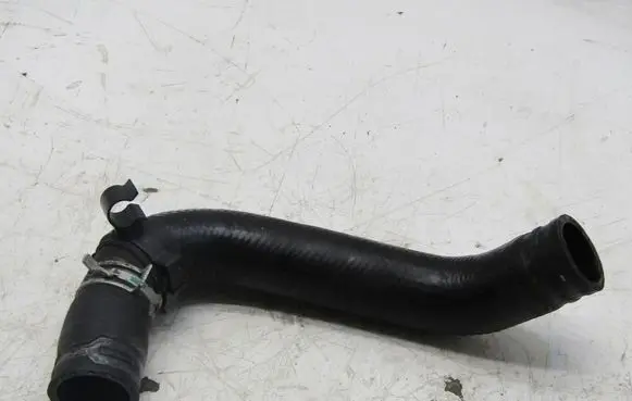 Toyota RAV 4 (XA40) Engine coolant pipe/hose 1111