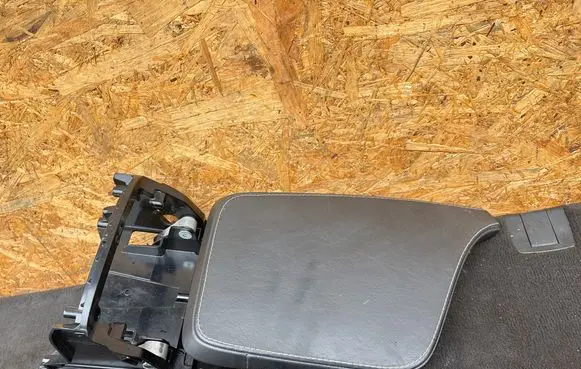 Volvo XC90 Armrest 32260985