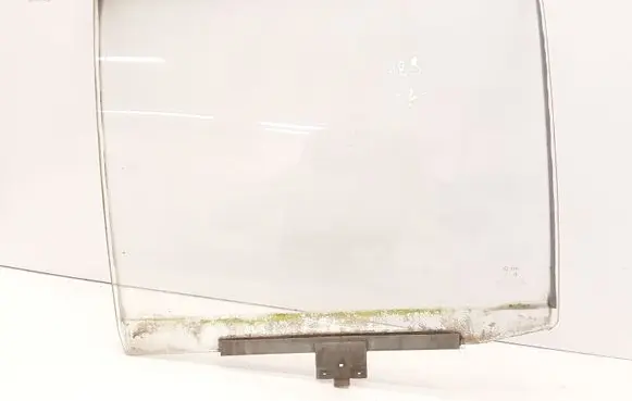 Volkswagen PASSAT B2 Rear door window glass 43R000980 DOT36 AS2
