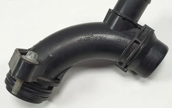 Mercedes-Benz C W205 Engine coolant pipe/hose A2742000256