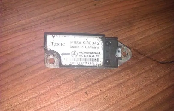 Mercedes-Benz E W210 Airbag deployment crash/impact sensor 0008209926