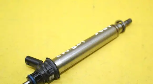 Mercedes-Benz GLE (W166 - C292) Fuel injector