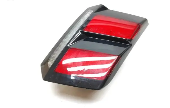 Tailgate rear/tail lights