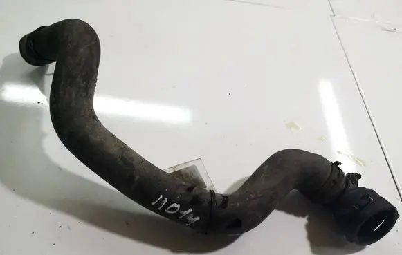Volkswagen PASSAT B6 Engine coolant pipe/hose 