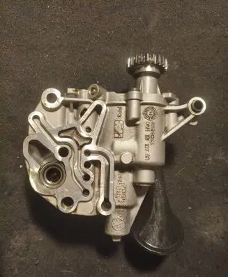 Volkswagen Golf VII Oil pump 06H115107AR AUS19C03