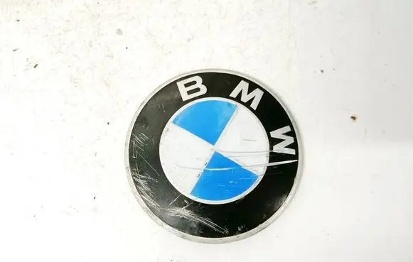 BMW 7 E38 Manufacturer badge logo/emblem 813237505 103334-10